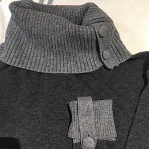 Banana Republic cashmere sweater